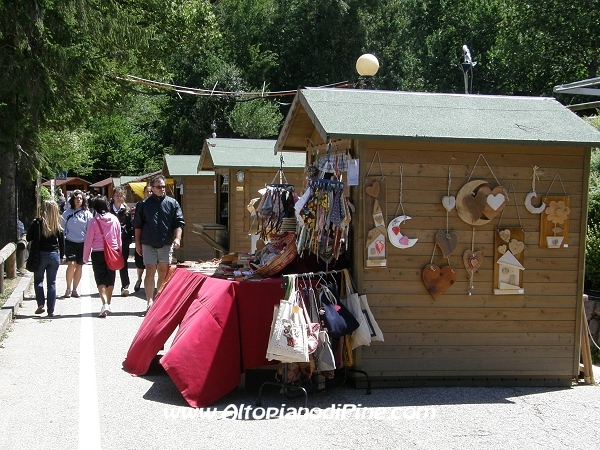 Oggettistica d'artigianato - La Via del Gusto - Dragon Festival 2010 - Baselga di Pine'
