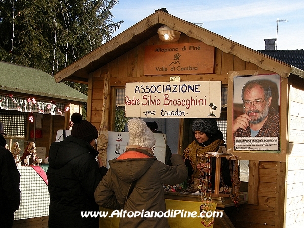 Associazione Padre Silvio Broseghini al Mercatino di Natale 2009 - El paes dei Presepi 2009