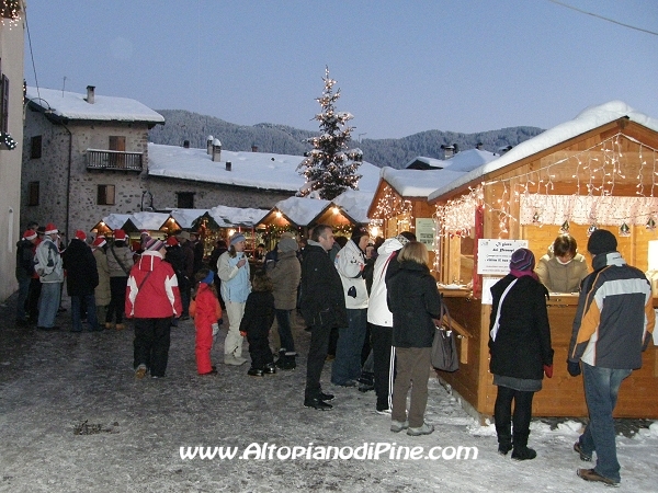 Mercatino di Natale di Piné 2010 - El paes dei Presepi 2010