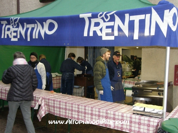 Mercatino di Natale di Piné 2010 - El paes dei Presepi 2010