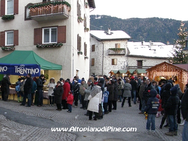 Mercatino di Natale di Piné 2010 - El paes dei Presepi 2010