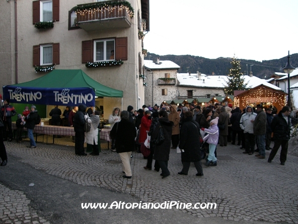 Mercatino di Natale di Piné 2010 - El paes dei Presepi 2010