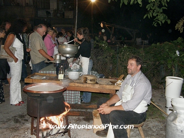 Formaggi e yogurt - Antichi Mestieri ai Fregoloti - Montagnaga Baselga di Piné  2010
