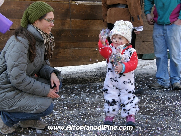 Montagnaga di Pine' - Carnevale 2010 - piccole maschere