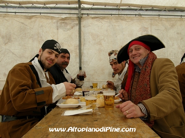Montagnaga di Pine' - Carnevale 2010 - una tavolata 