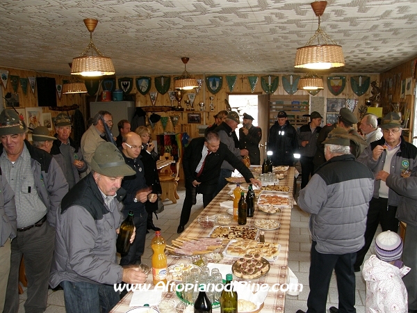 Rinfresco preparato dagli Alpini - Commemorazione dei caduti 2011 - Baselga di Piné