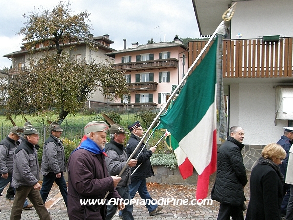 Stendardi delle forze armate - Commemorazione dei caduti 2011 - Baselga di Piné