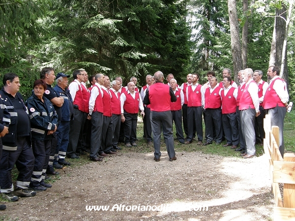 80 gruppo Alpini di Baselga di Piné - il coro Costalta