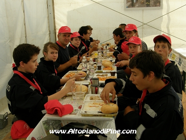Cena - 12 campeggio allievi Vigili del Fuoco Volontari 2012