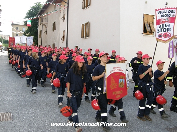 Sfilata 12 campeggio allievi Vigili del Fuoco Volontari 2012