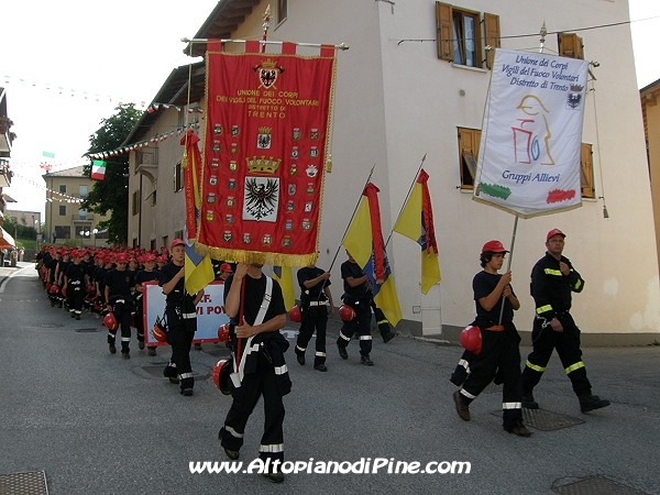 Sfilata 12 campeggio allievi Vigili del Fuoco Volontari 2012