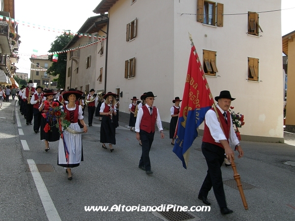 Sfilata 12 campeggio allievi Vigili del Fuoco Volontari 2012