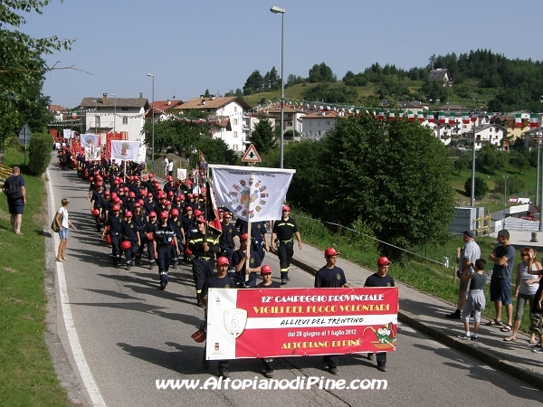 Sfilata 12 campeggio allievi Vigili del Fuoco Volontari 2012