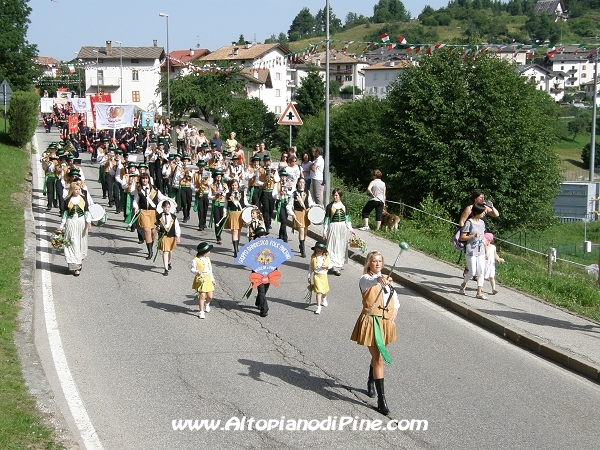 Sfilata 12 campeggio allievi Vigili del Fuoco Volontari 2012