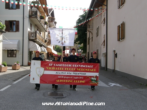 Sfilata 12 campeggio allievi Vigili del Fuoco Volontari 2012