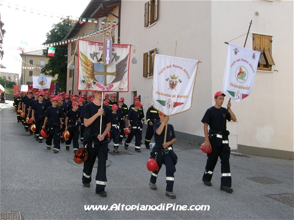 Sfilata 12 campeggio allievi Vigili del Fuoco Volontari 2012