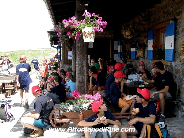 Sosta pranzo - 12 campeggio allievi Vigili del Fuoco Volontari 2012