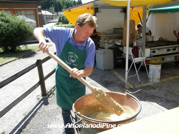 40°  del Gruppo Bandistico Folk Pinetano