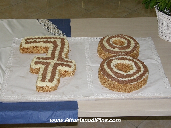 Una delle torte per festeggiare don Giuseppe