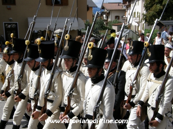 Sfilata rievocatori e spari di saluto - Baselga di Piné agosto 2012