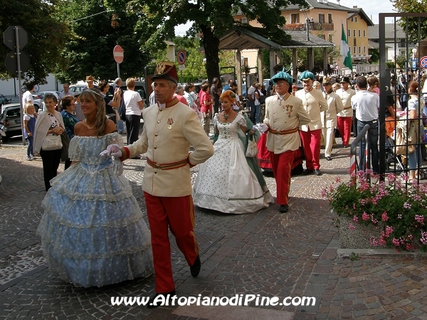Sfilata rievocatori e spari di saluto - Baselga di Piné agosto 2012