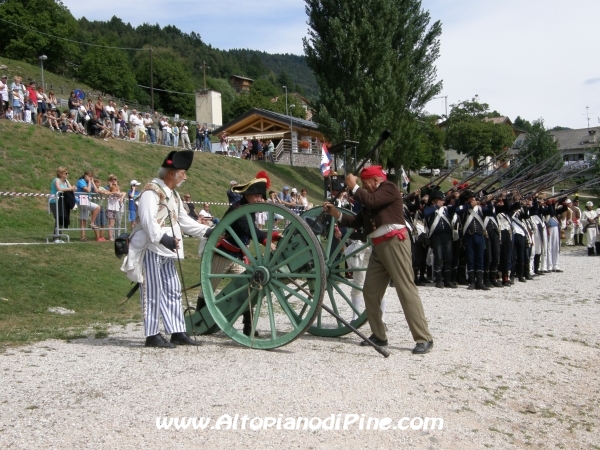 Sfilata rievocatori e spari di saluto - Baselga di Piné agosto 2012