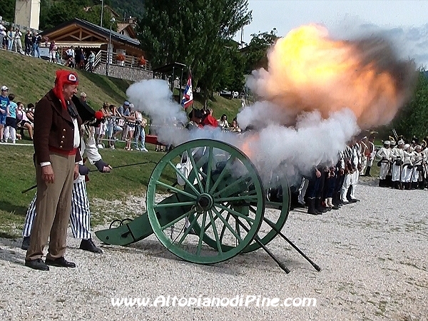 Sfilata rievocatori e spari di saluto - Baselga di Piné agosto 2012