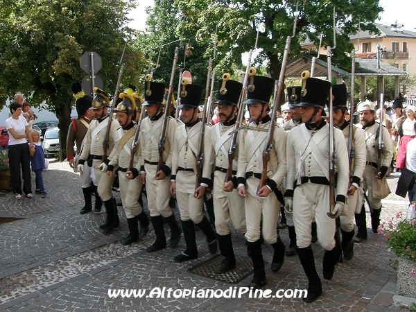 Sfilata rievocatori e spari di saluto - Baselga di Piné agosto 2012