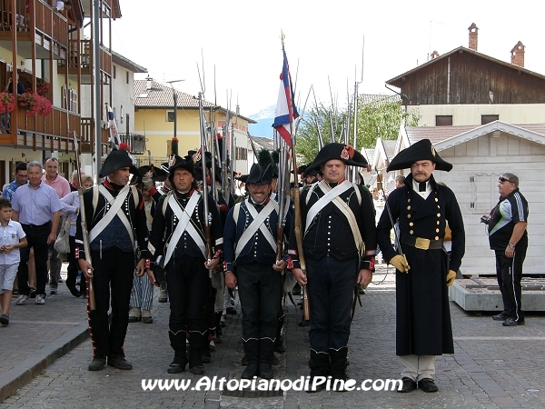 Sfilata rievocatori e spari di saluto - Baselga di Piné agosto 2012