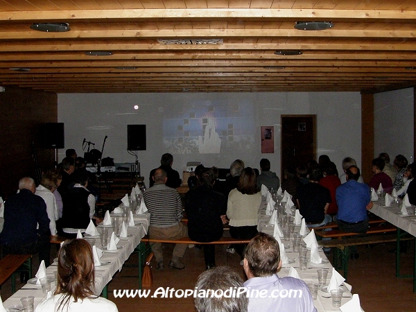 La proiezione del filmato su Regnana e la Sagra dei Malgari