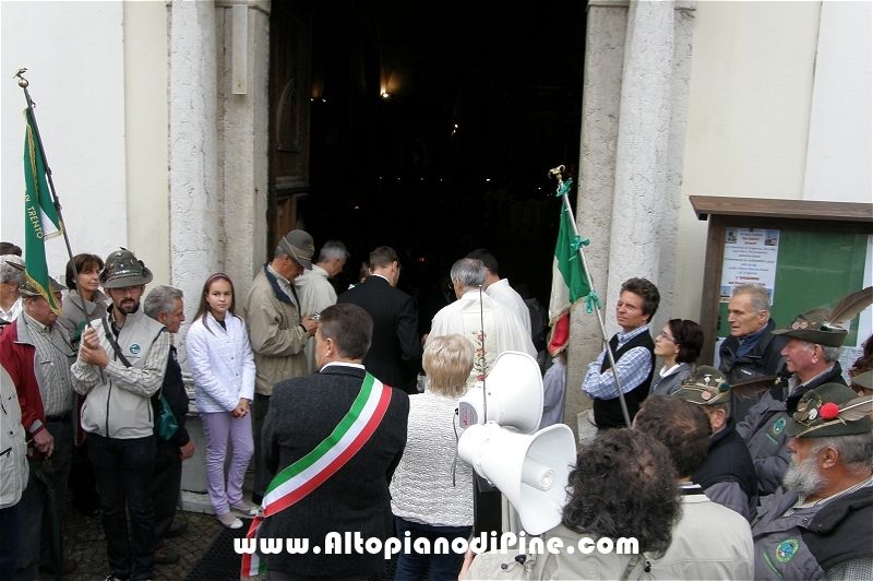 Ingresso in chiesa del nuovo parroco di Folgaria, Mezzomonte, Serrada e Guardia don Gabriele Bernardi