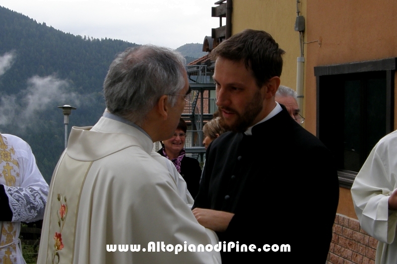 Il saluto del vicario generale don Lauro Tisi - Benvenuto al nuovo parroco di Folgaria don Gabriele Bernardi