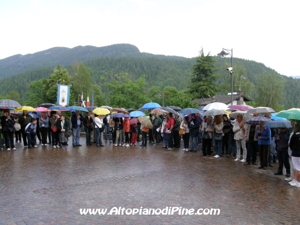 Festa patronale Madonna di Piné  2012 - sosta alla RSA Villa Alpina