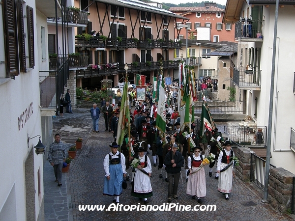 Festa patronale Madonna di Piné  2012 - la processione da Montagnaga alla Comparsa 