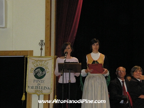 Festa patronale Madonna di Piné  2012 - Samantha e Valeria presentatrici della serata