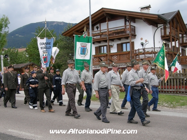 Festa patronale Madonna di Piné  2012 - gli Alpini e i Vigili del Fuoco Volontari 
