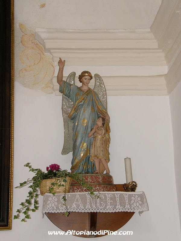 Interno della Chiesa di Ricaldo