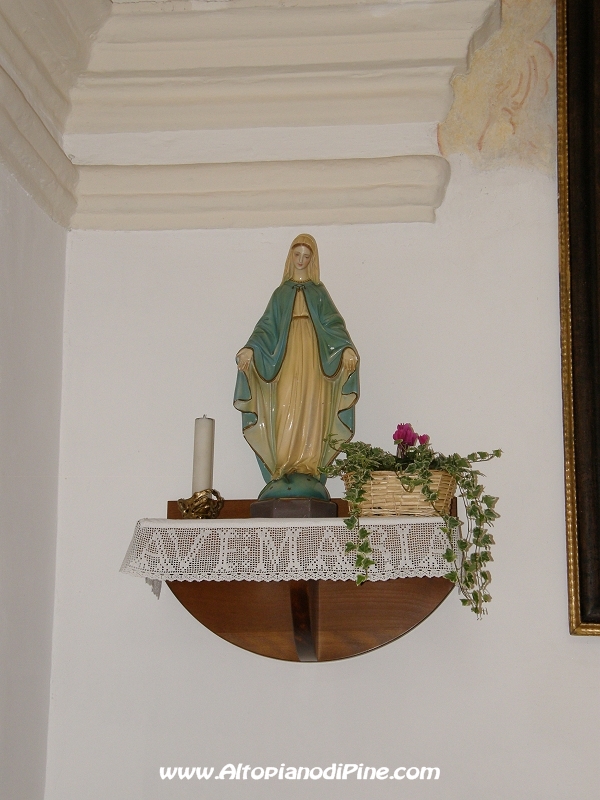 Interno della Chiesa di Ricaldo
