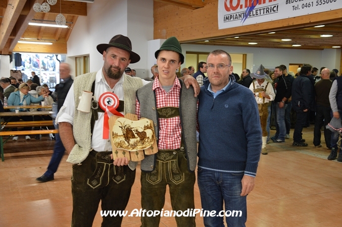 Un premio a Francesco Casagrande che porta avanti con entusiamo il lavoro  - 7°  esposizione Capra Pezzata Mochena