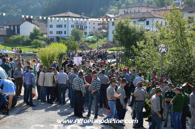 80 gruppo Alpini e 40 coro Abete Rosso di Bedollo