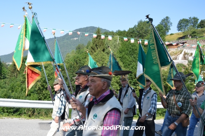 80 gruppo Alpini e 40 coro Abete Rosso di Bedollo