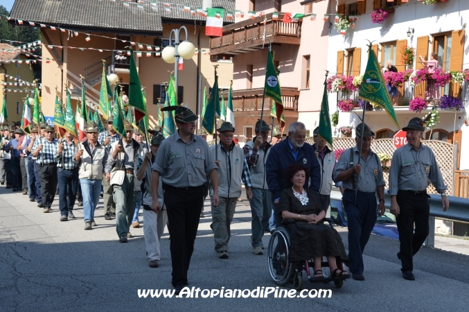 80 gruppo Alpini e 40 coro Abete Rosso di Bedollo