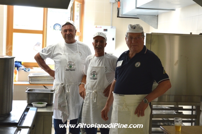 80 gruppo Alpini e 40 coro Abete Rosso di Bedollo