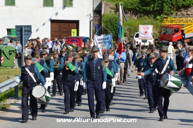 80 gruppo Alpini e 40 coro Abete Rosso di Bedollo