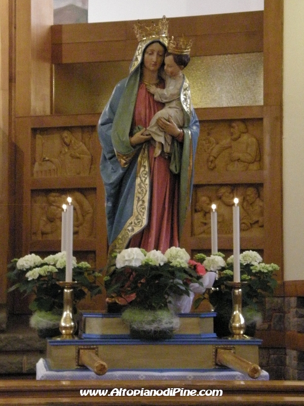 La statua della Madonna del Buon Consiglio