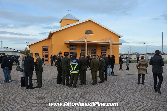 In attesa della inaugurazione chiesa - Concordia sulla Secchia 24 novembre 2013
