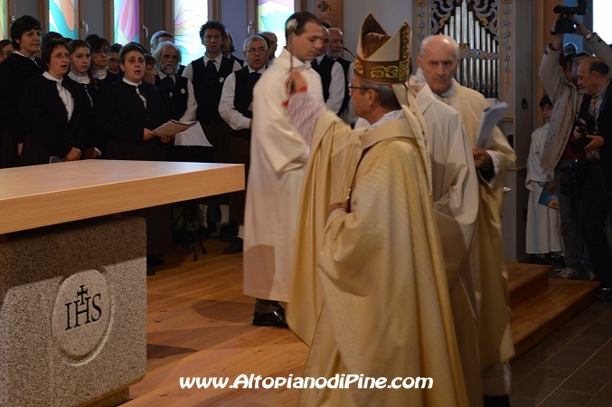 Aspersione dell'altare della chiesa - Concordia sulla Secchia 24 novembre 2013