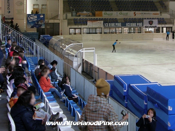 Gemellaggio Fossoli-Miola 2013 - la visita allo stadio del ghiaccio
