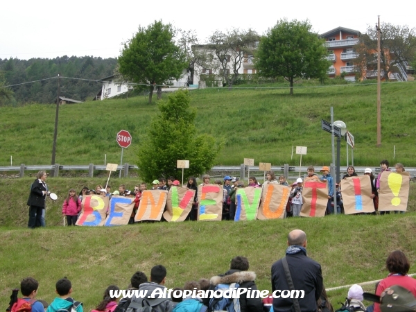 Gemellaggio Fossoli-Miola 2013 - la scritta benvenuti realizzata da ragazzi di Miola