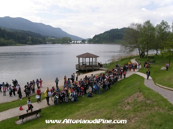 Gemellaggio Fossoli-Miola 2013 - spiagga dell'Alberon sul Lago della Serraia
